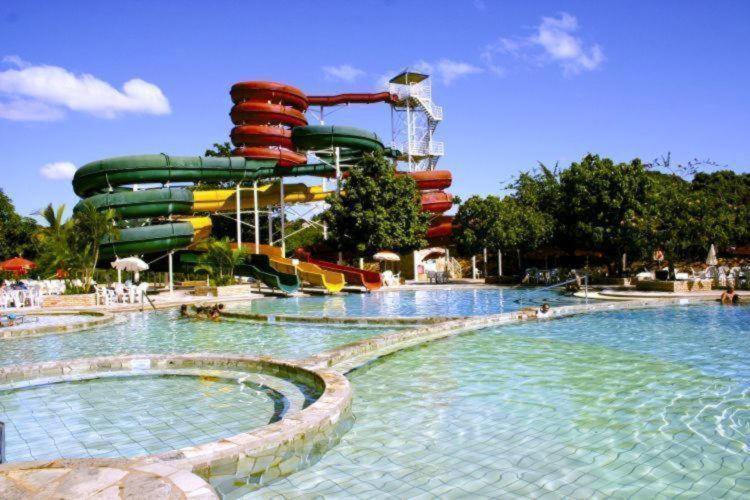 Piazza Diroma - Com Acesso Acqua Park Cn-Go Aparthotel Caldas Novas Kültér fotó