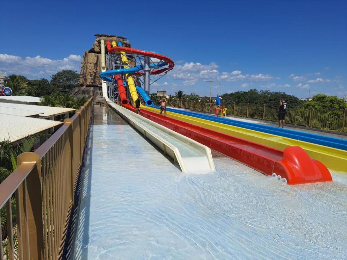 Piazza Diroma - Com Acesso Acqua Park Cn-Go Aparthotel Caldas Novas Kültér fotó